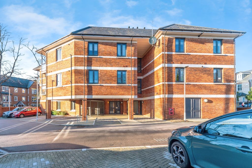 Additional image 15 of 2 bed flat for saleLinden Road, Bedford MK40