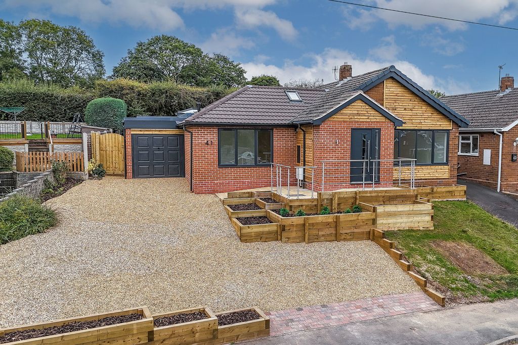 Property photo 1 of 33