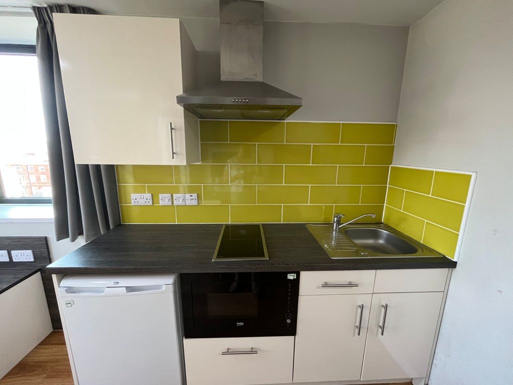 Property photo 3 of 13 C66Cf273-44A7-4E9B-81F0-d0975B0Df1A6