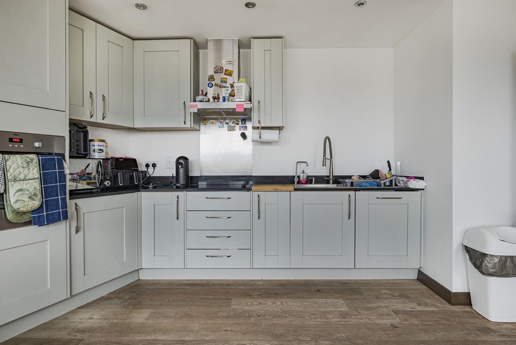 Property photo 3 of 13 Kitchen