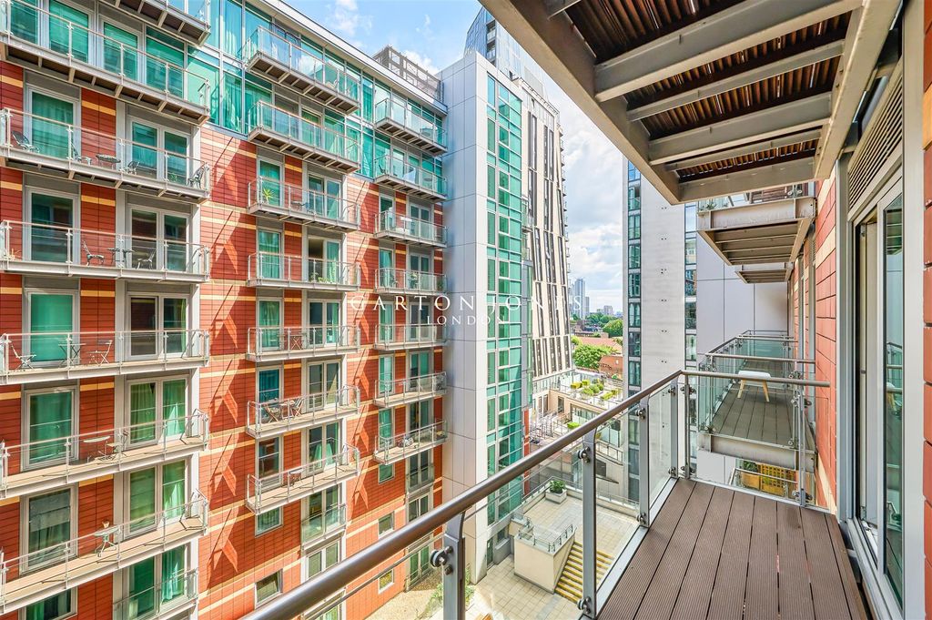 Property photo 3 of 17 Balcony