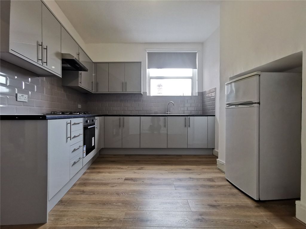 Property photo 2 of 11 Picture No. 08