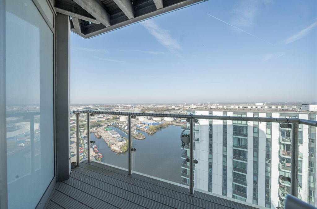 Property photo 2 of 17 1438887-15-69d621...