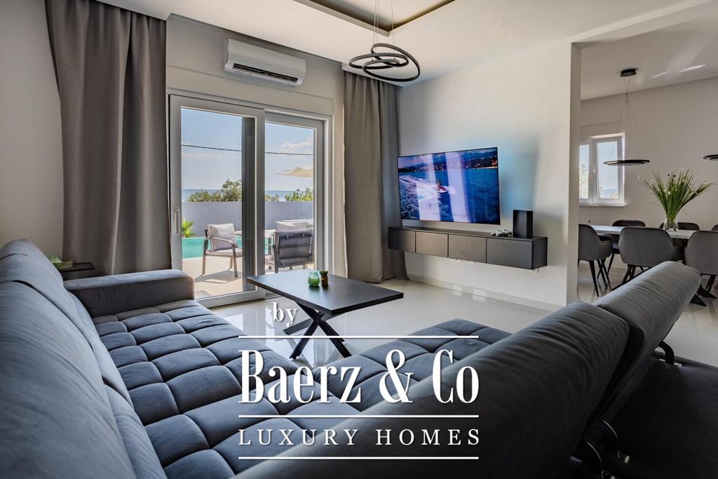 Property photo 2 of 35