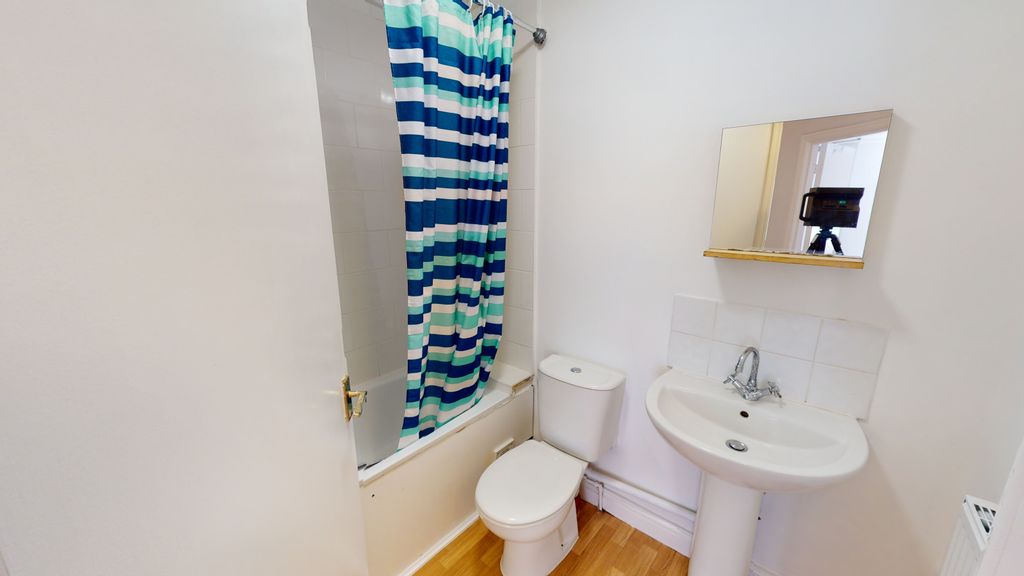 Property photo 3 of 6 19-West-Park-0721202