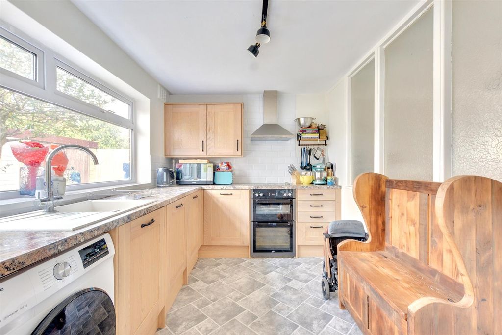 Property photo 3 of 17 Kitchen_1.Jpeg