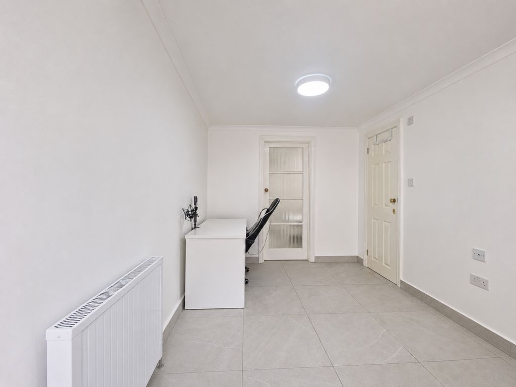 Property photo 2 of 5 c17c986c-3F61-4Ada-86B9-c26Ed1Fd38E6