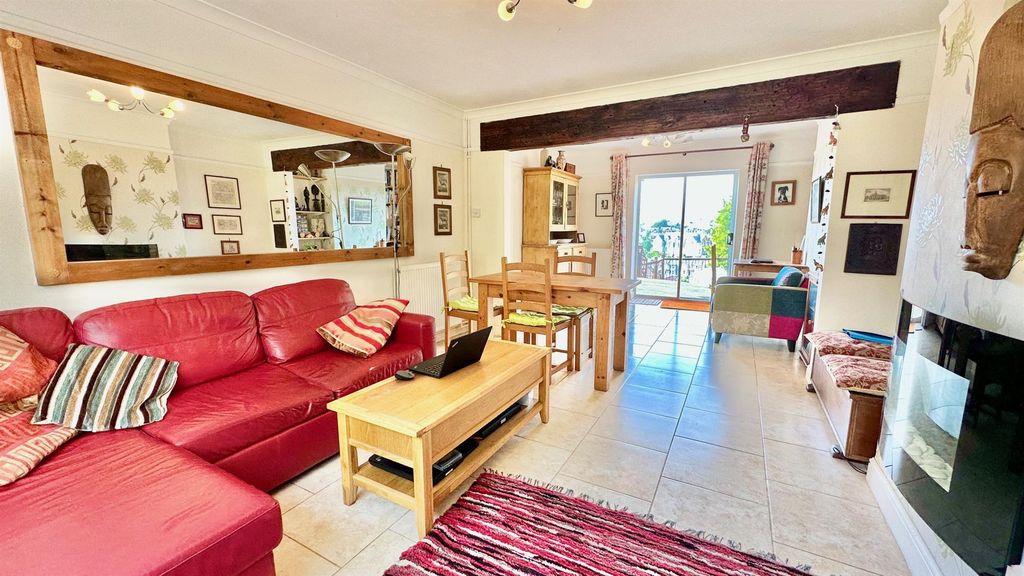 Property photo 2 of 36