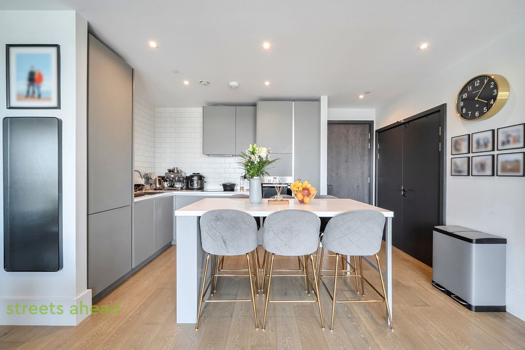 Property photo 2 of 19 d3Ca1Bbe-c799-410...
