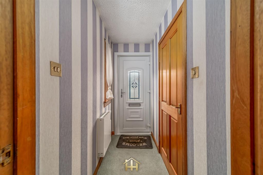 Property photo 2 of 36 28 Traquair Gardens Dundee Dd4 0Tq 290726 Edit (20