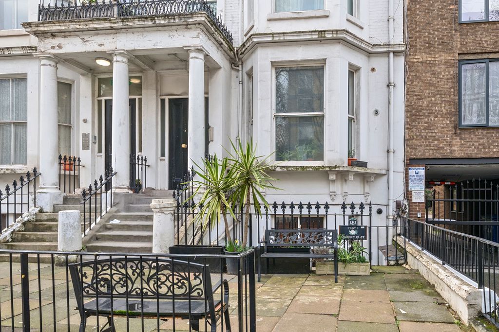 Property photo 1 of 14 Building