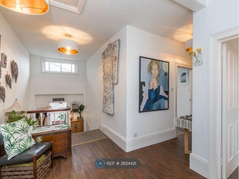 Property photo 1 of 14 Hallway