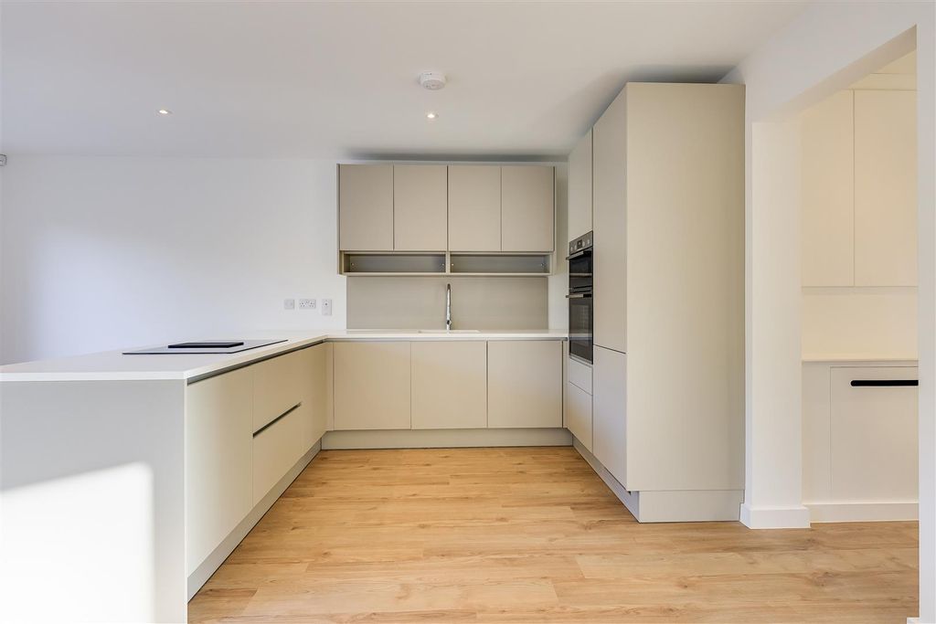 Property photo 2 of 21 Img (13).Jpg