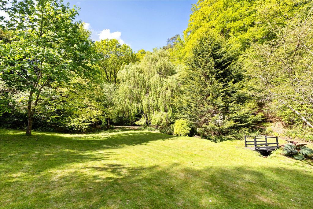Property photo 2 of 32 Picture No. 18