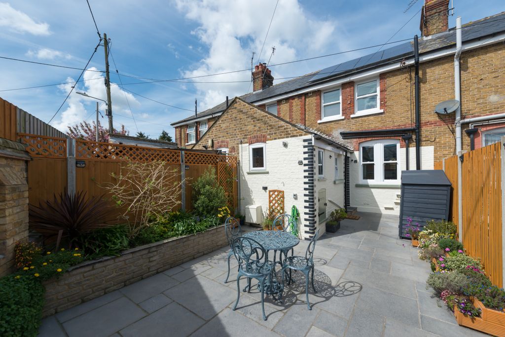 Property photo 1 of 17 Garden