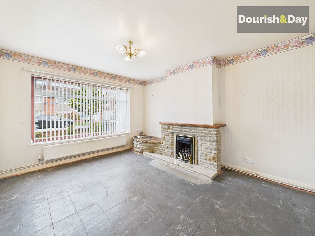 Property photo 3 of 17 Living Room