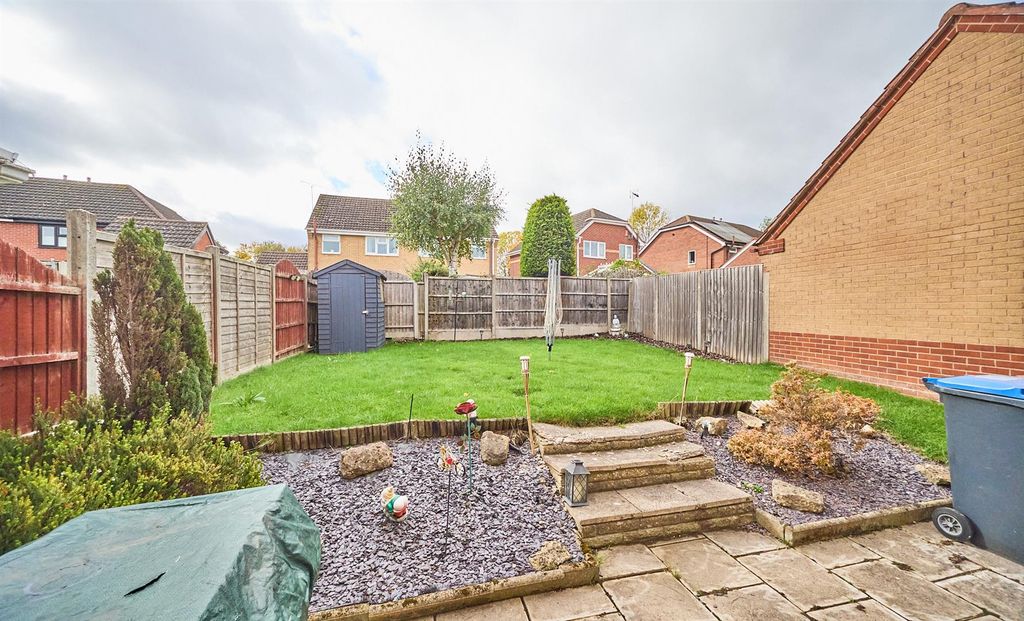 Property photo 2 of 9 Outside