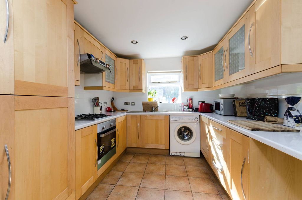Property photo 3 of 5