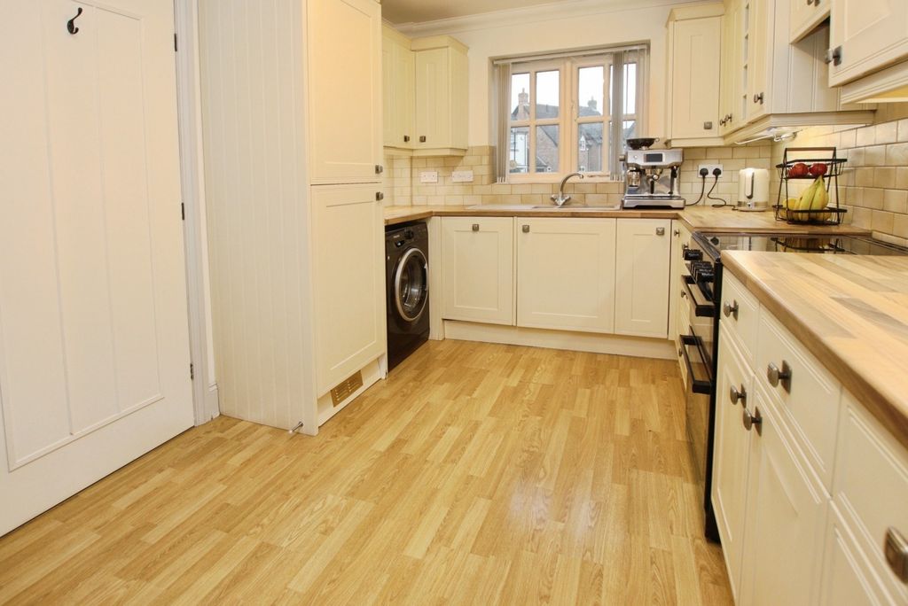 Property photo 2 of 15 4866631