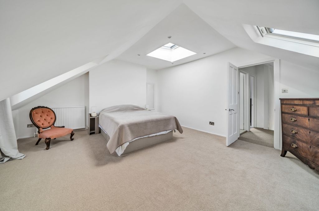 Property photo 3 of 18 1031502 (9)