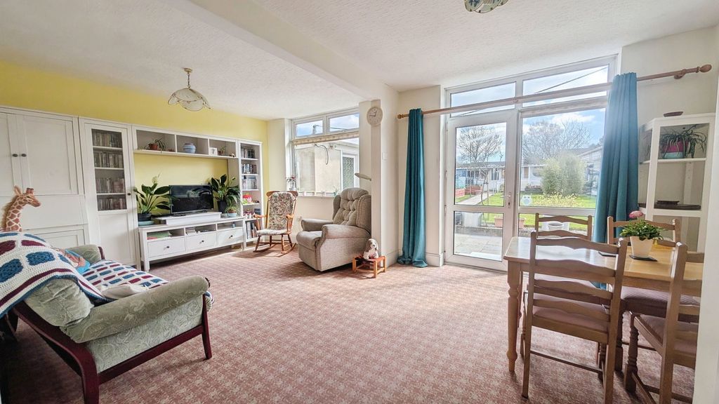 Property photo 2 of 30