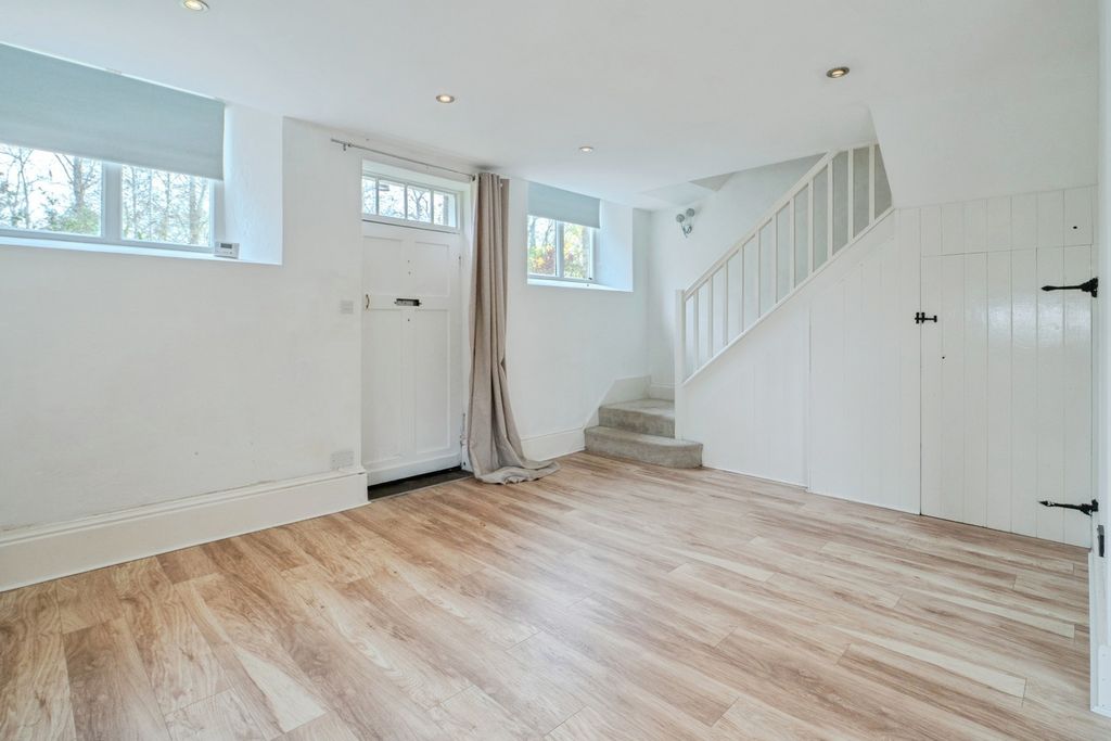 Property photo 3 of 16 Photo