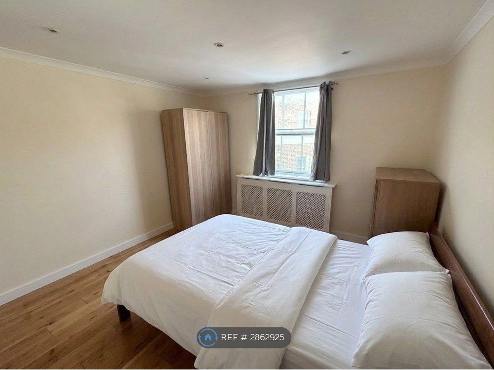 Property photo 2 of 12 Master Bedroom