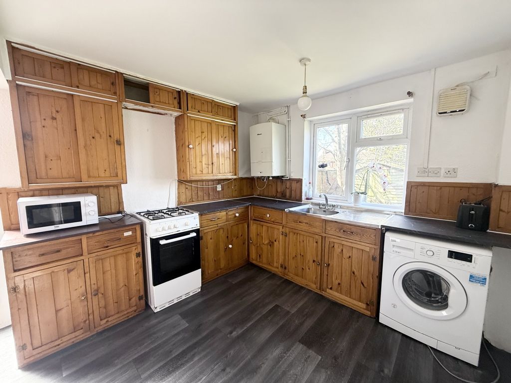 Property photo 3 of 16 Img_3901