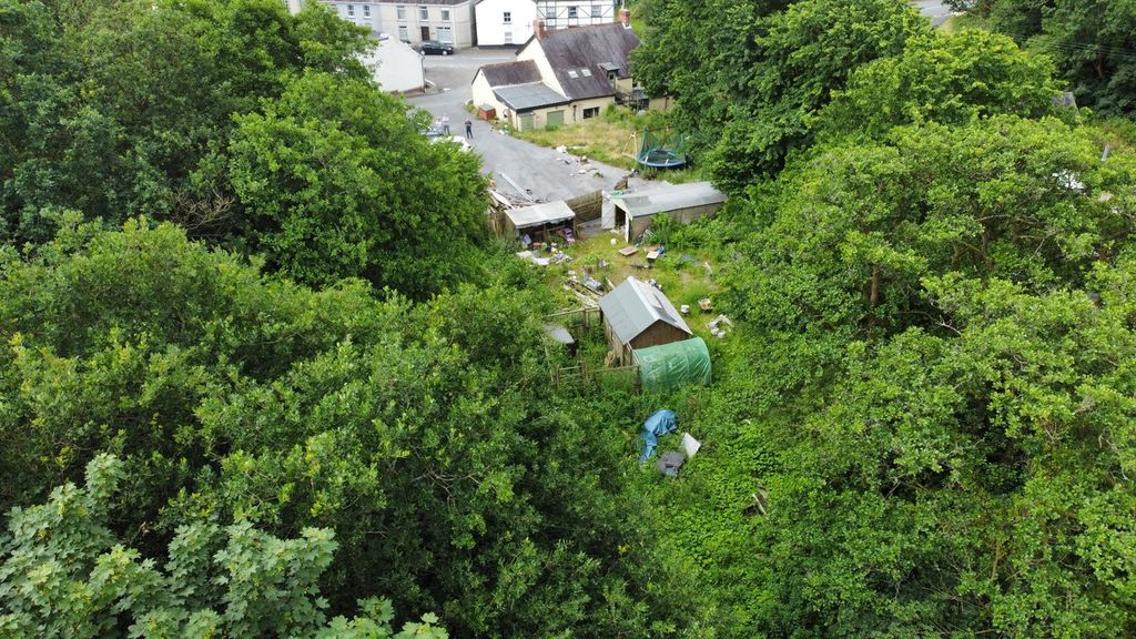 Property photo 2 of 5