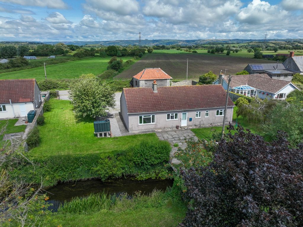 Property photo 3 of 18 2353985