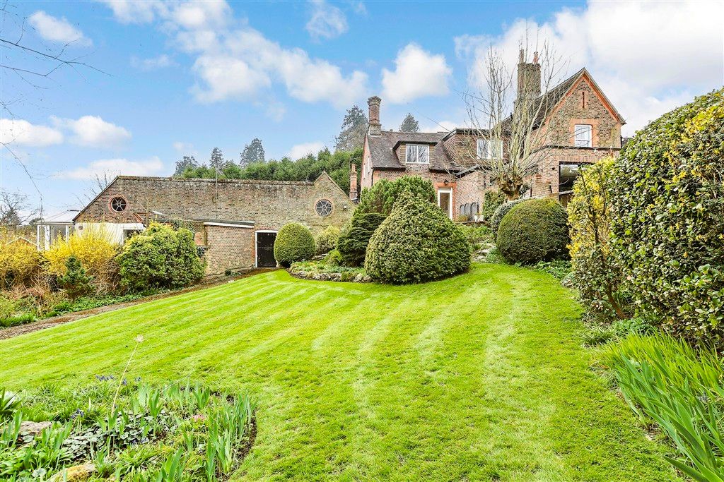 Property photo 1 of 24 Side Elevation