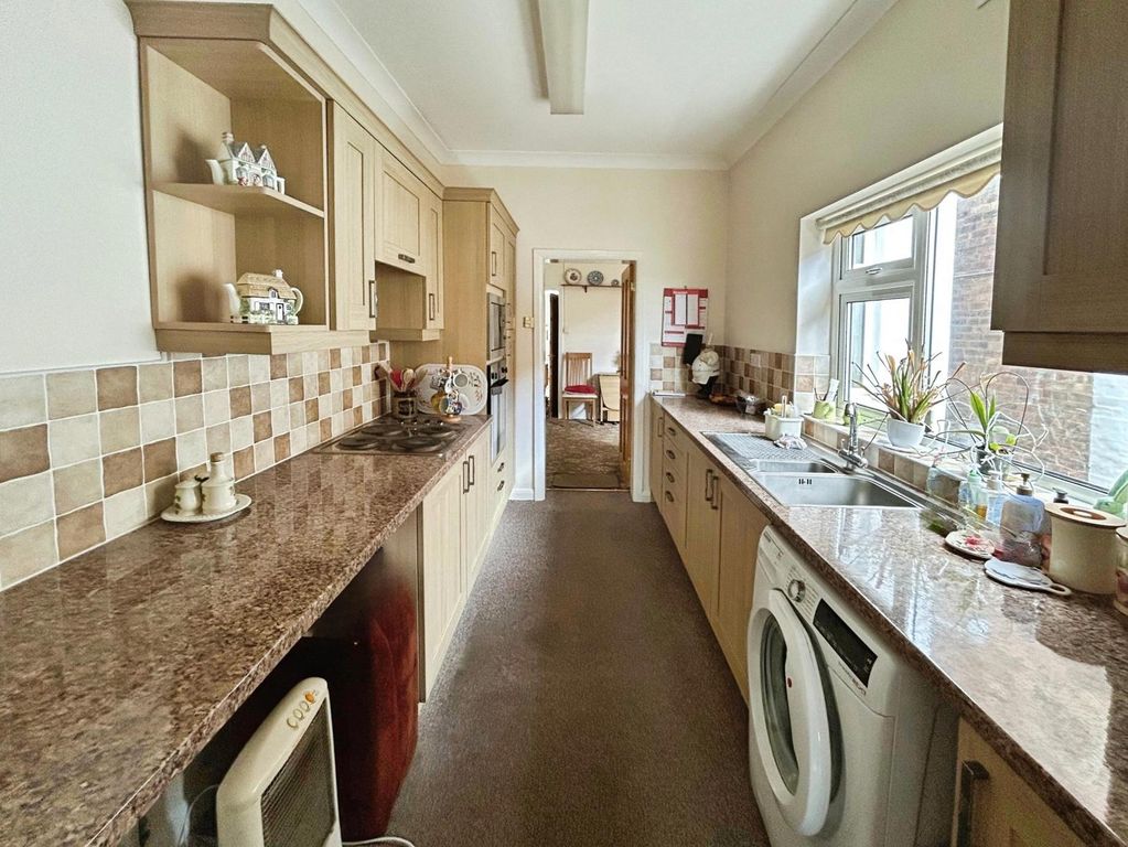 Property photo 2 of 17 Kitchen