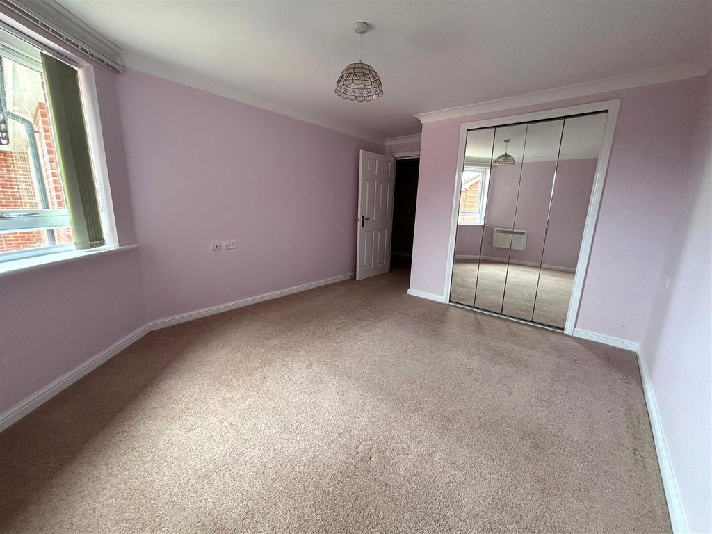 Property photo 3 of 14 Bedroom,.Jpg
