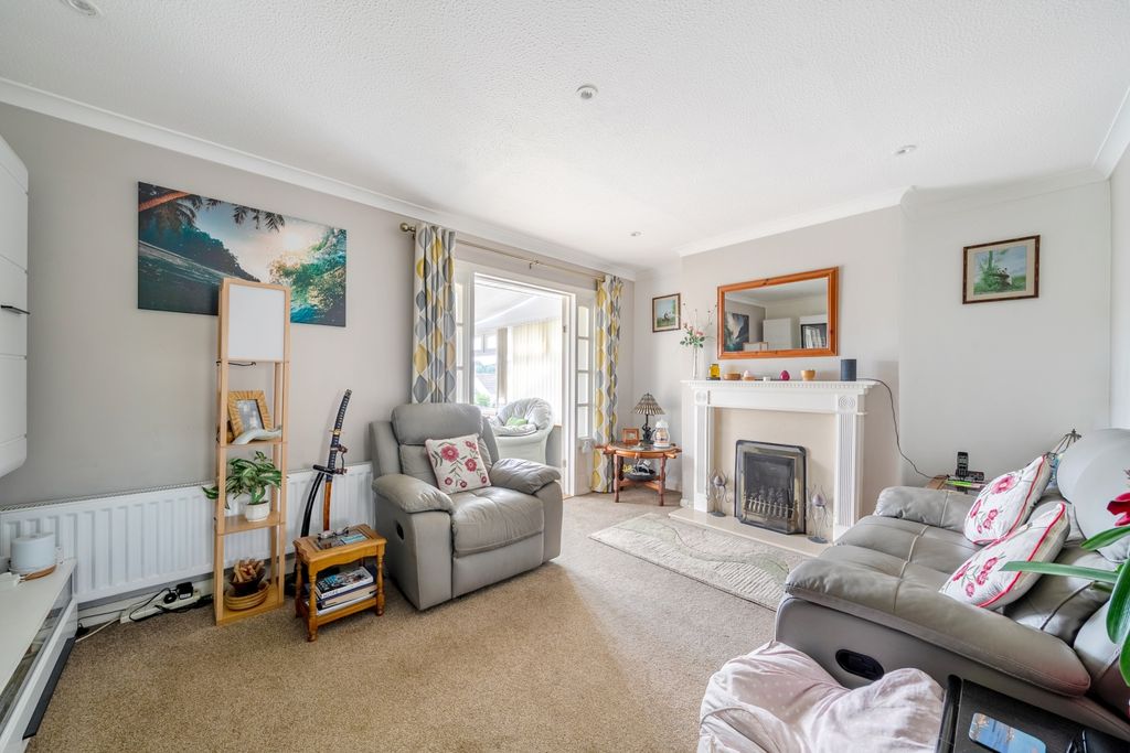 Property photo 2 of 17 1305050-2-6840752066B27