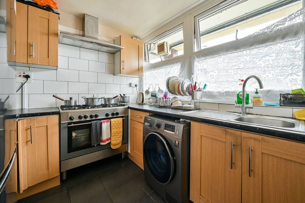 Property photo 3 of 9