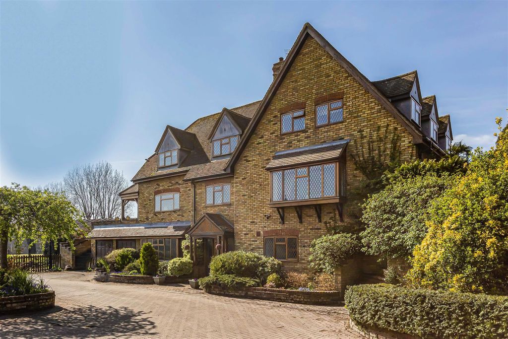 Property photo 1 of 31 68_50355.Jpg