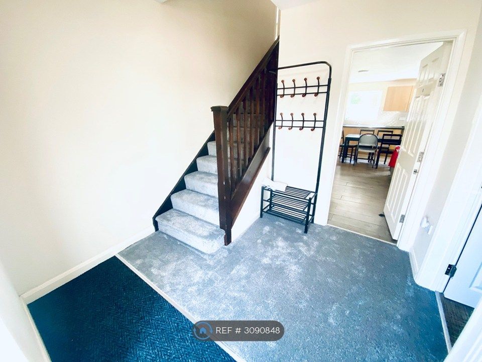 Property photo 3 of 28