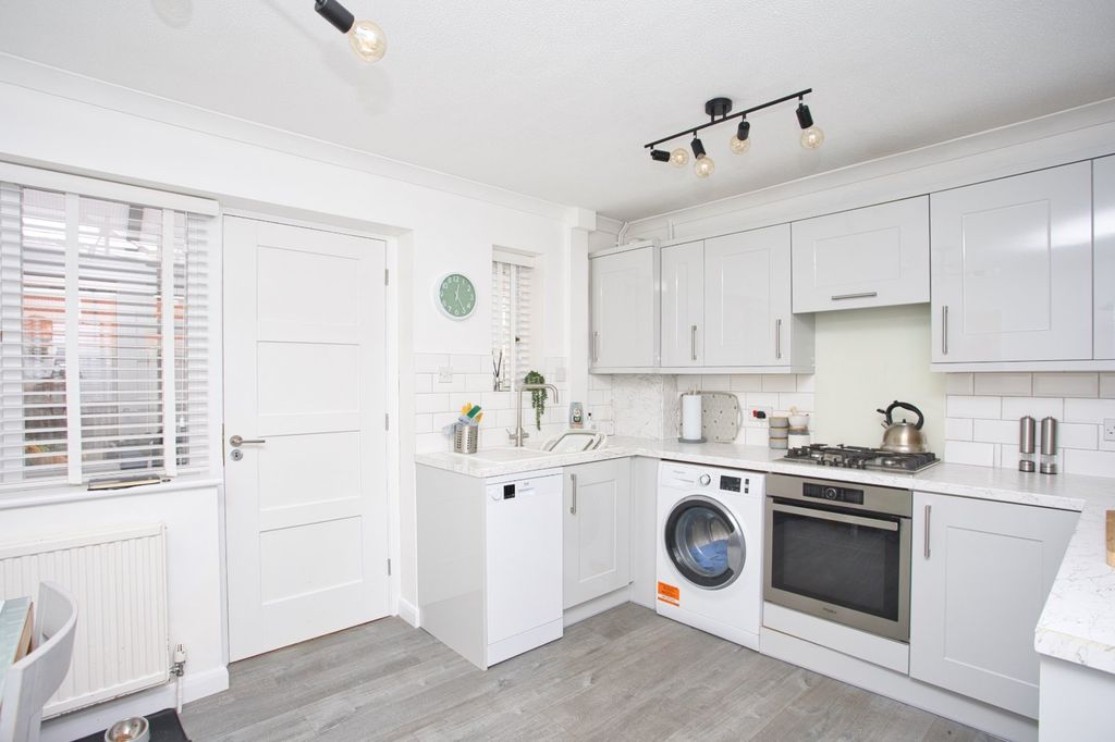 Property photo 3 of 11 Picture 3
