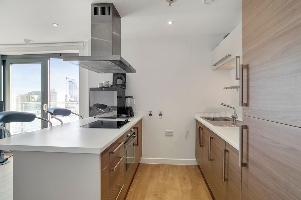 Property photo 2 of 12 Reception/Kitchen