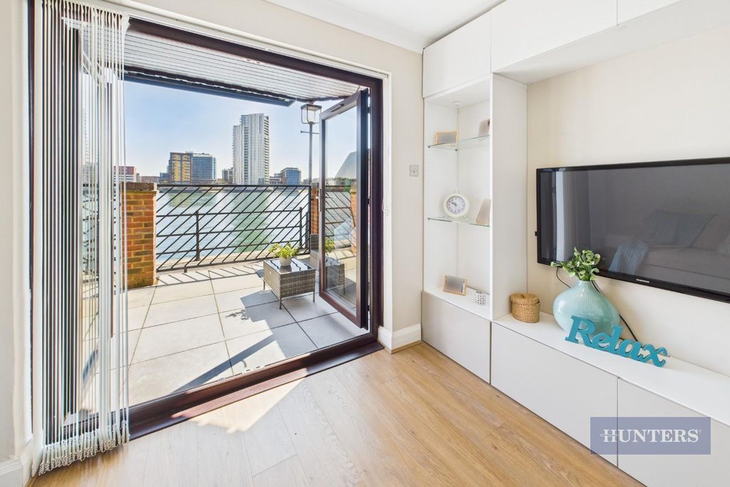 Property photo 3 of 27 Cam05152G0-Pr0070-Still017.Jpg