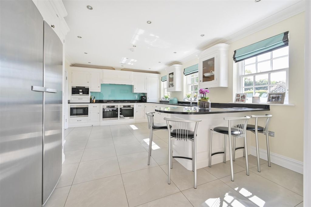 Property photo 2 of 12 3 Propsect Lane-14.Jpg