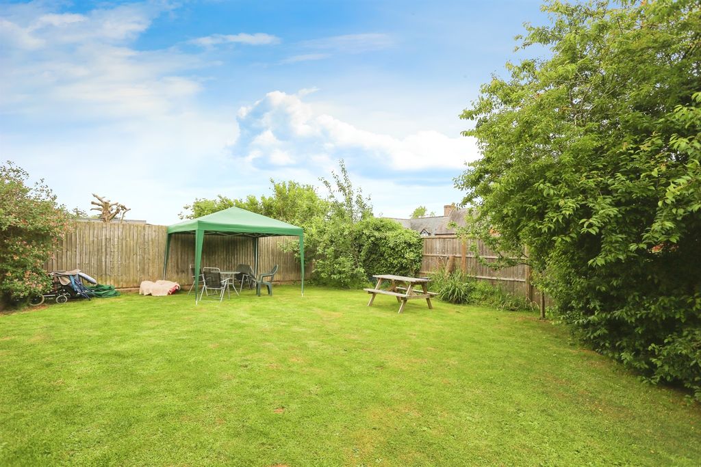 Property photo 1 of 21