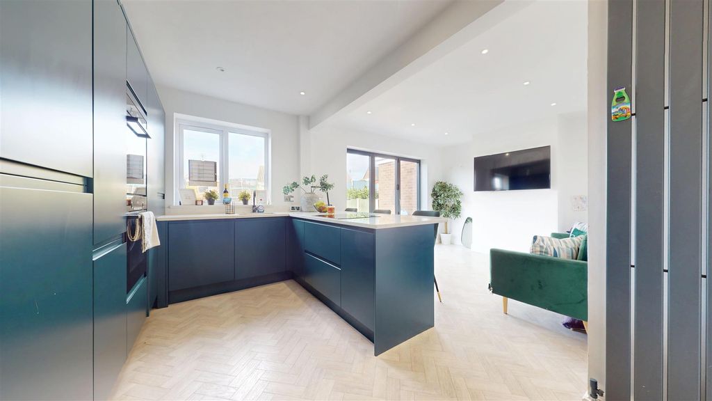 Property photo 3 of 24 Heron Grove Kitchen Diner