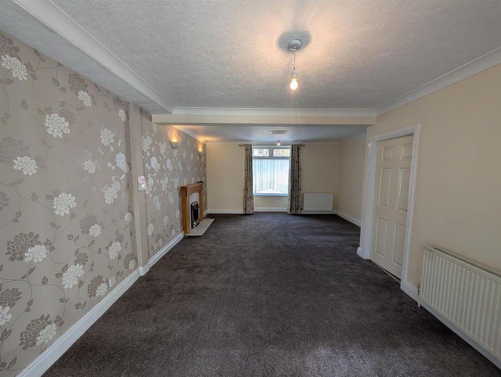 Property photo 3 of 14 1000028398.Jpg