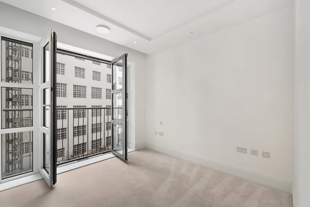 Property photo 3 of 13 Jll