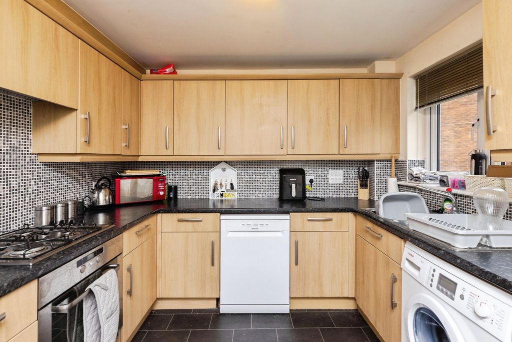 Property photo 3 of 20 -14