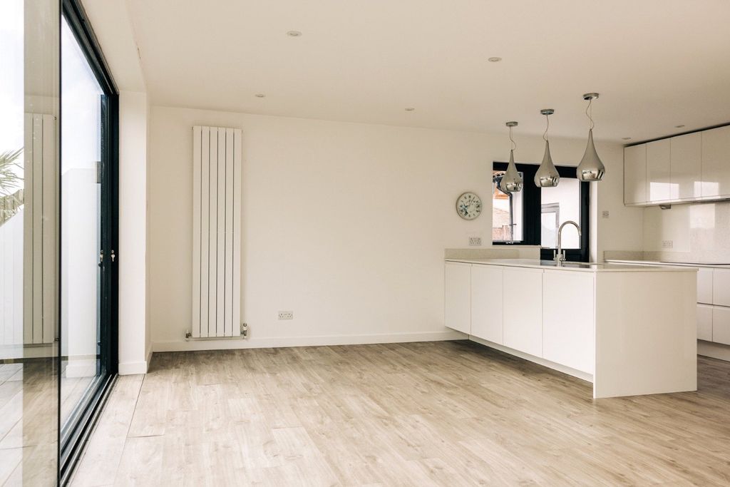 Property photo 3 of 26 Picture No. 38