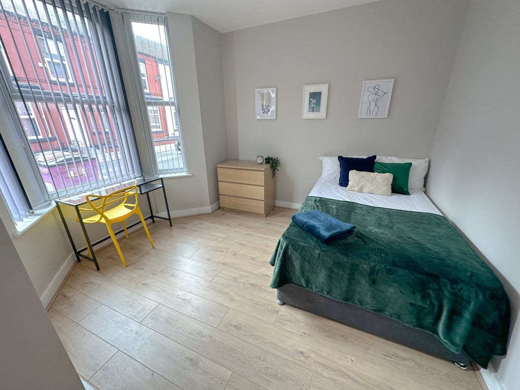 Property photo 2 of 10 3