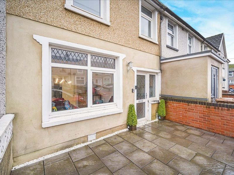 Property photo 2 of 25