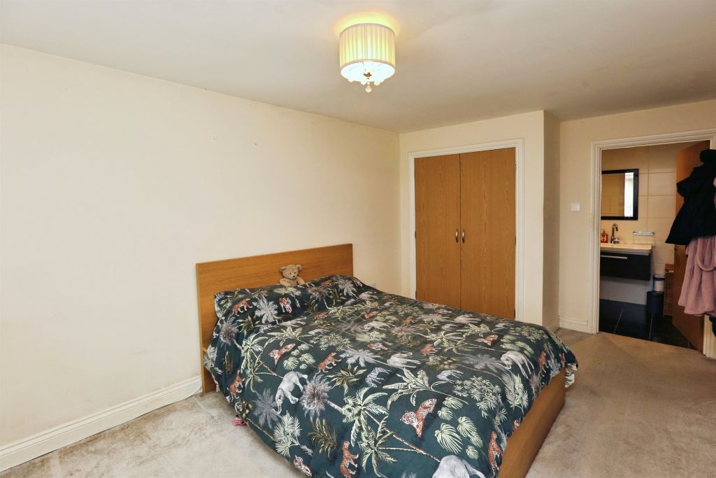 Additional image 9 of 2 bed flat for saleThe Avenue, Fareham PO14